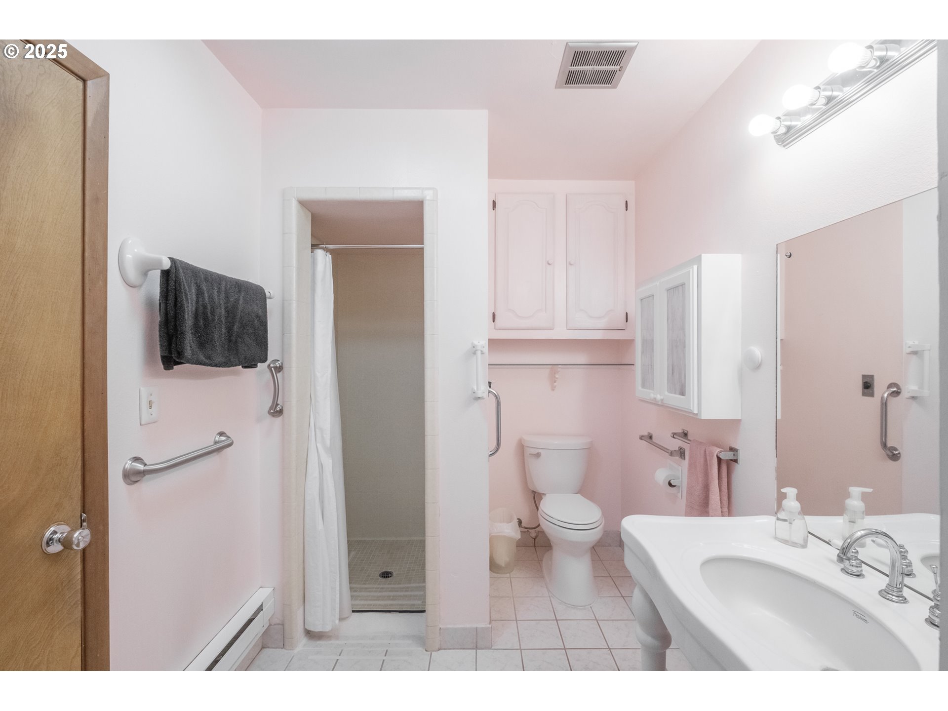 Salem, Oregon 97306, United States, 3 Bedrooms Bedrooms, ,2 BathroomsBathrooms,Residential,Pending,107144