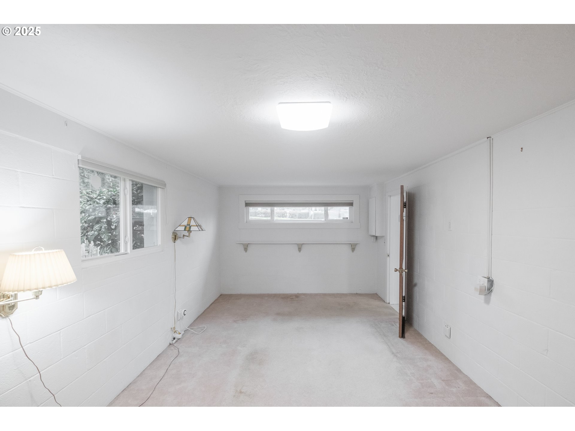 Salem, Oregon 97306, United States, 3 Bedrooms Bedrooms, ,2 BathroomsBathrooms,Residential,Pending,107144