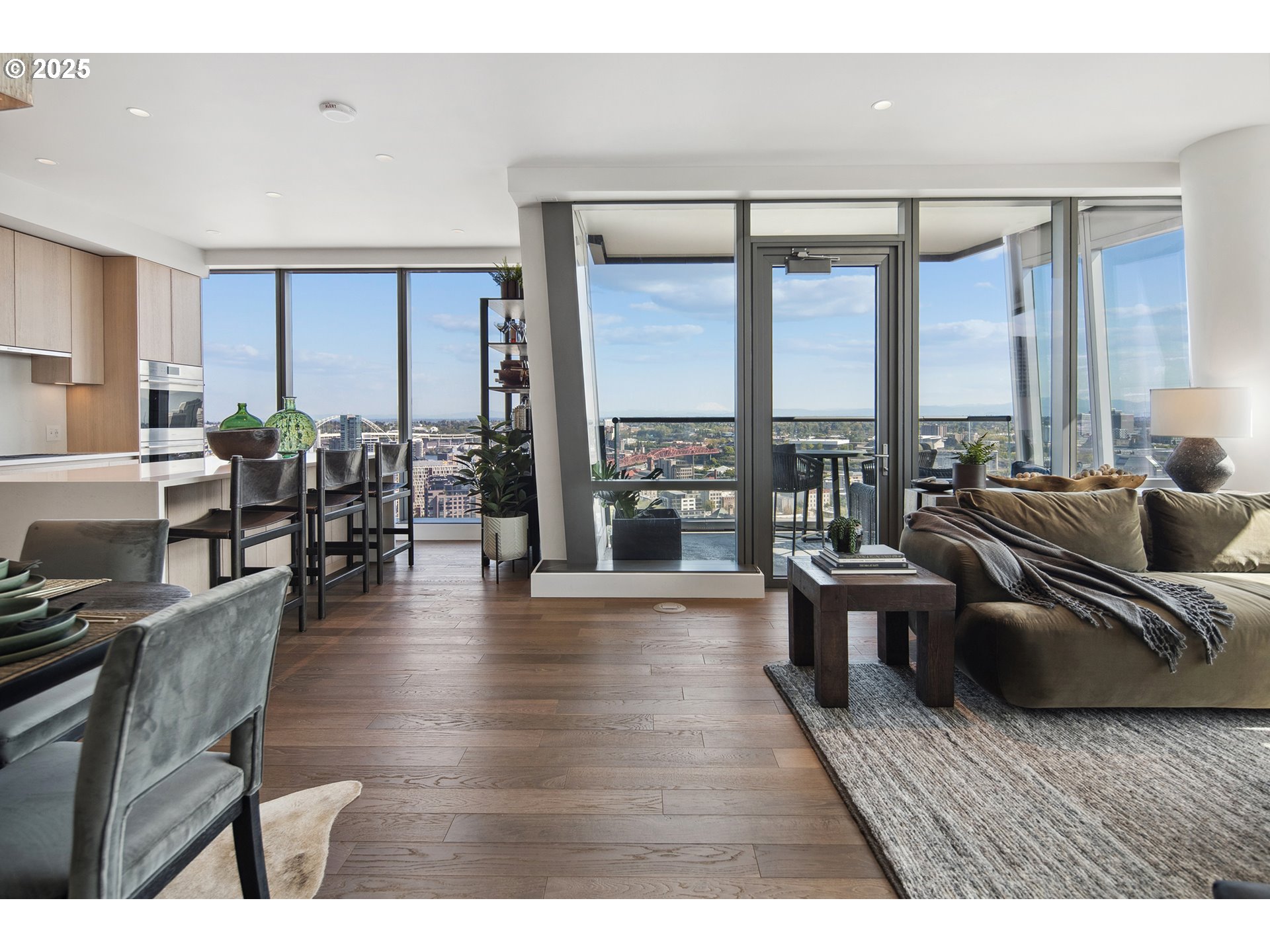 550 SW 10TH AVE 2306