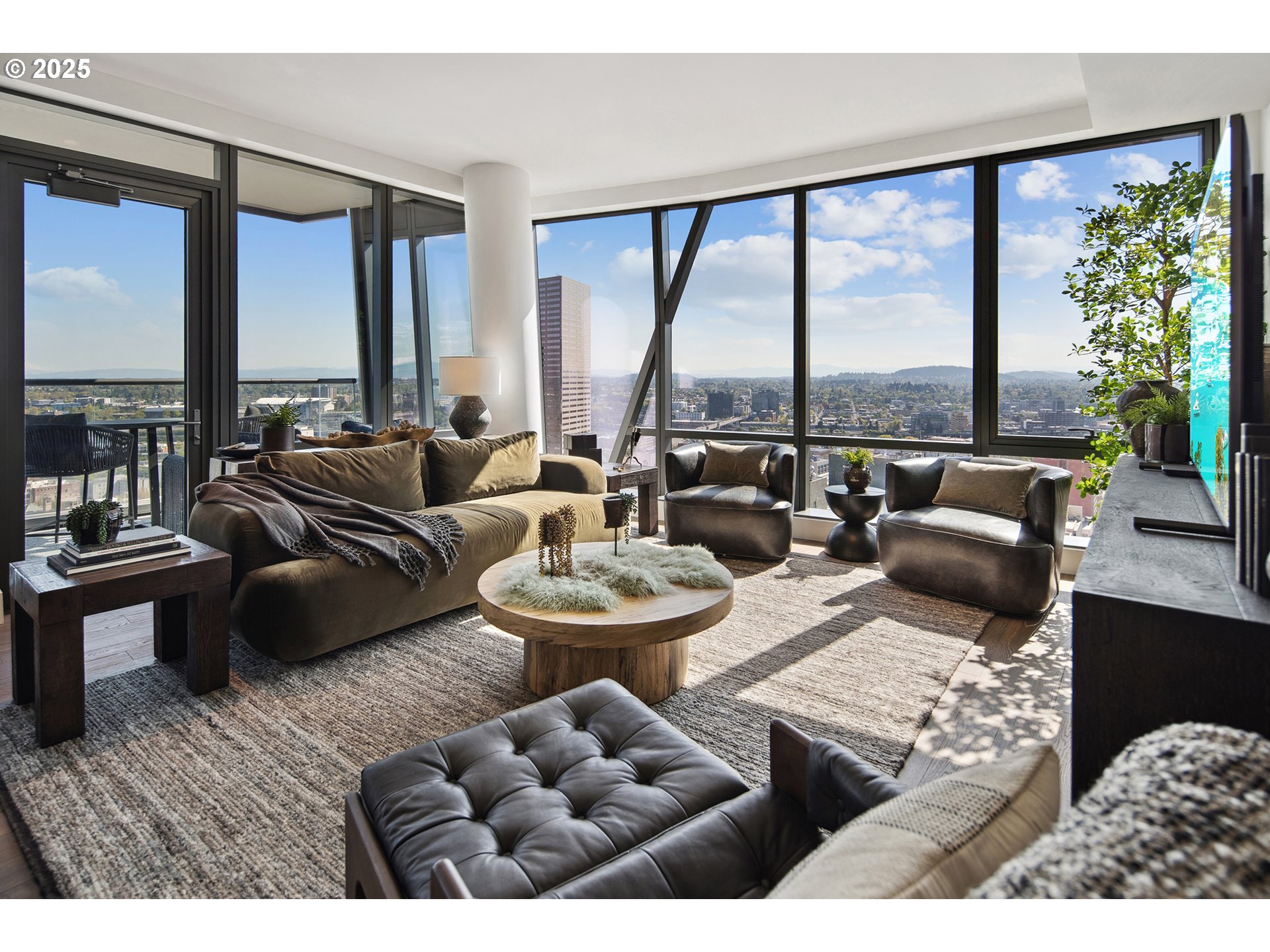 550 SW 10TH AVE 2306