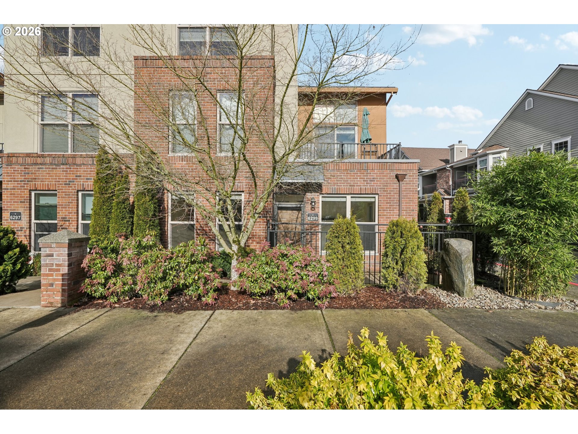 6299 NE CARILLION DR