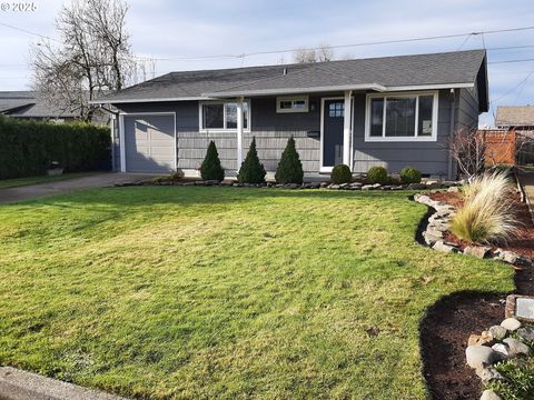 A home in Woodburn