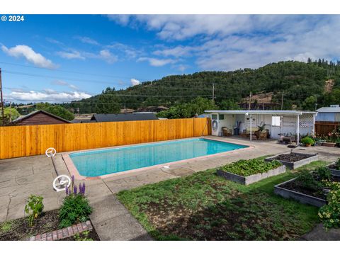 A home in Roseburg