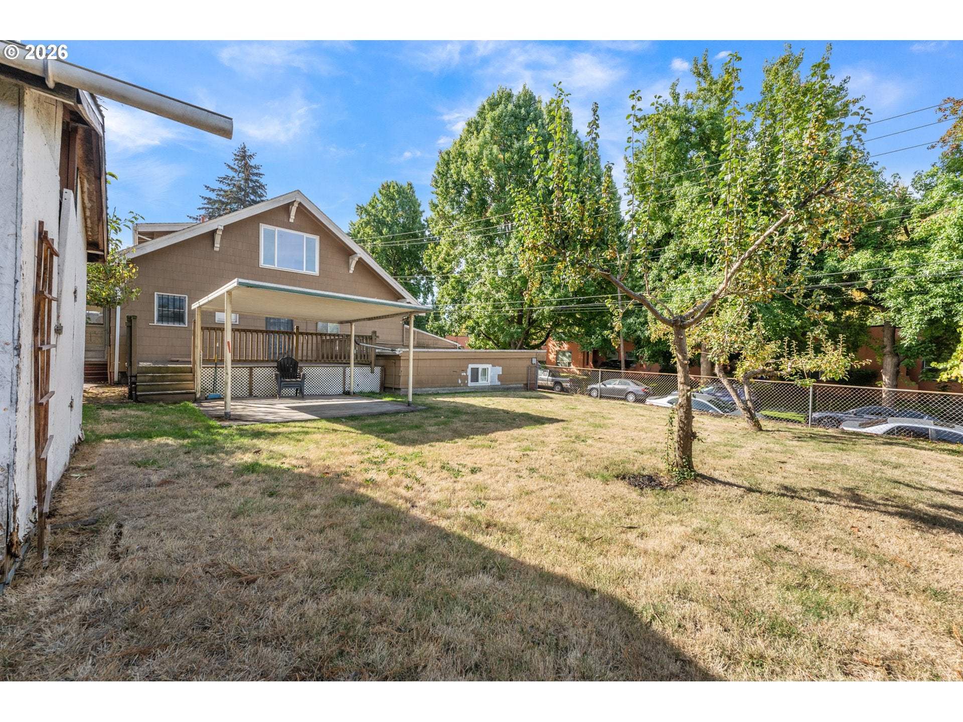 906 NE 24TH AVE