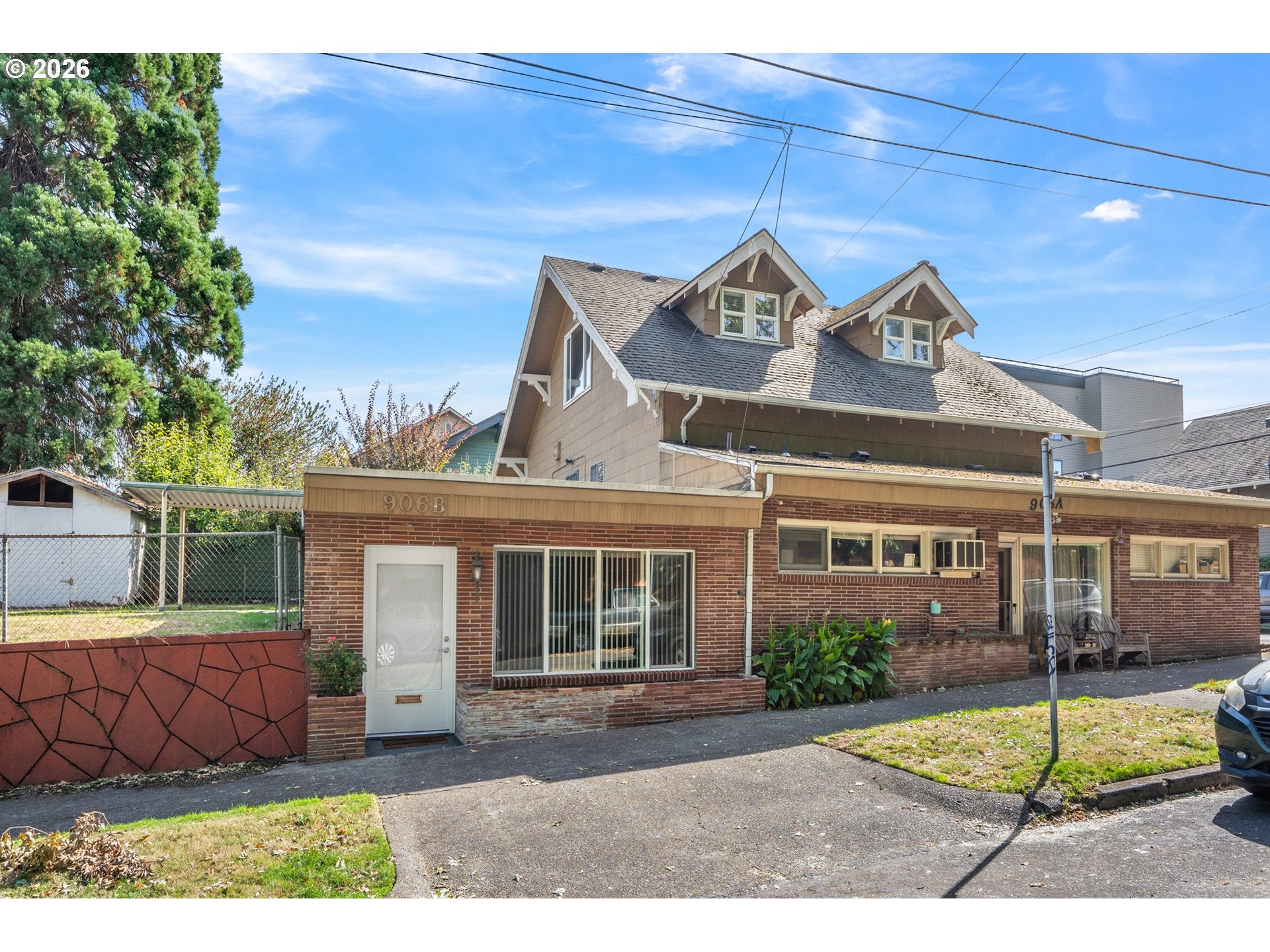 906 NE 24TH AVE