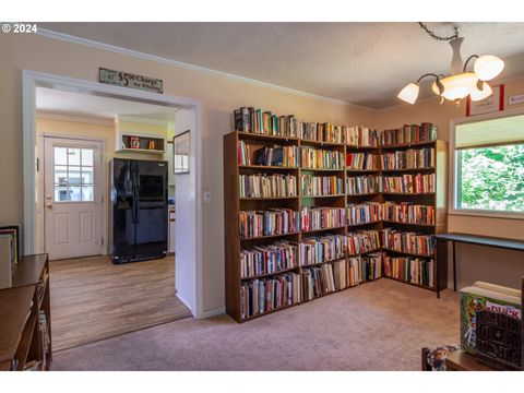 A home in Roseburg