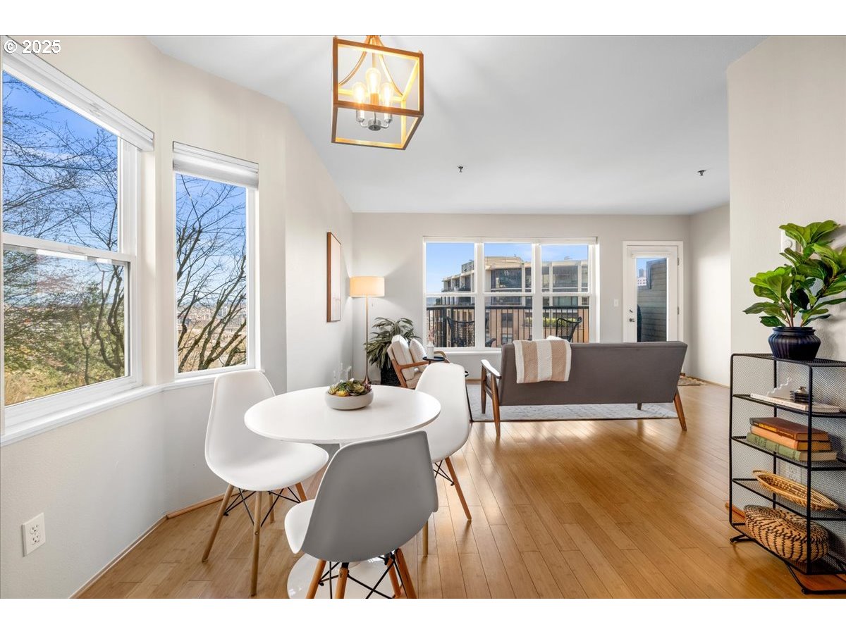 310 NW UPTOWN TER 1A