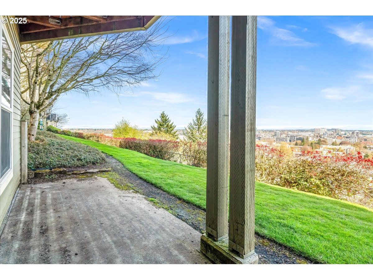 310 NW UPTOWN TER 1A
