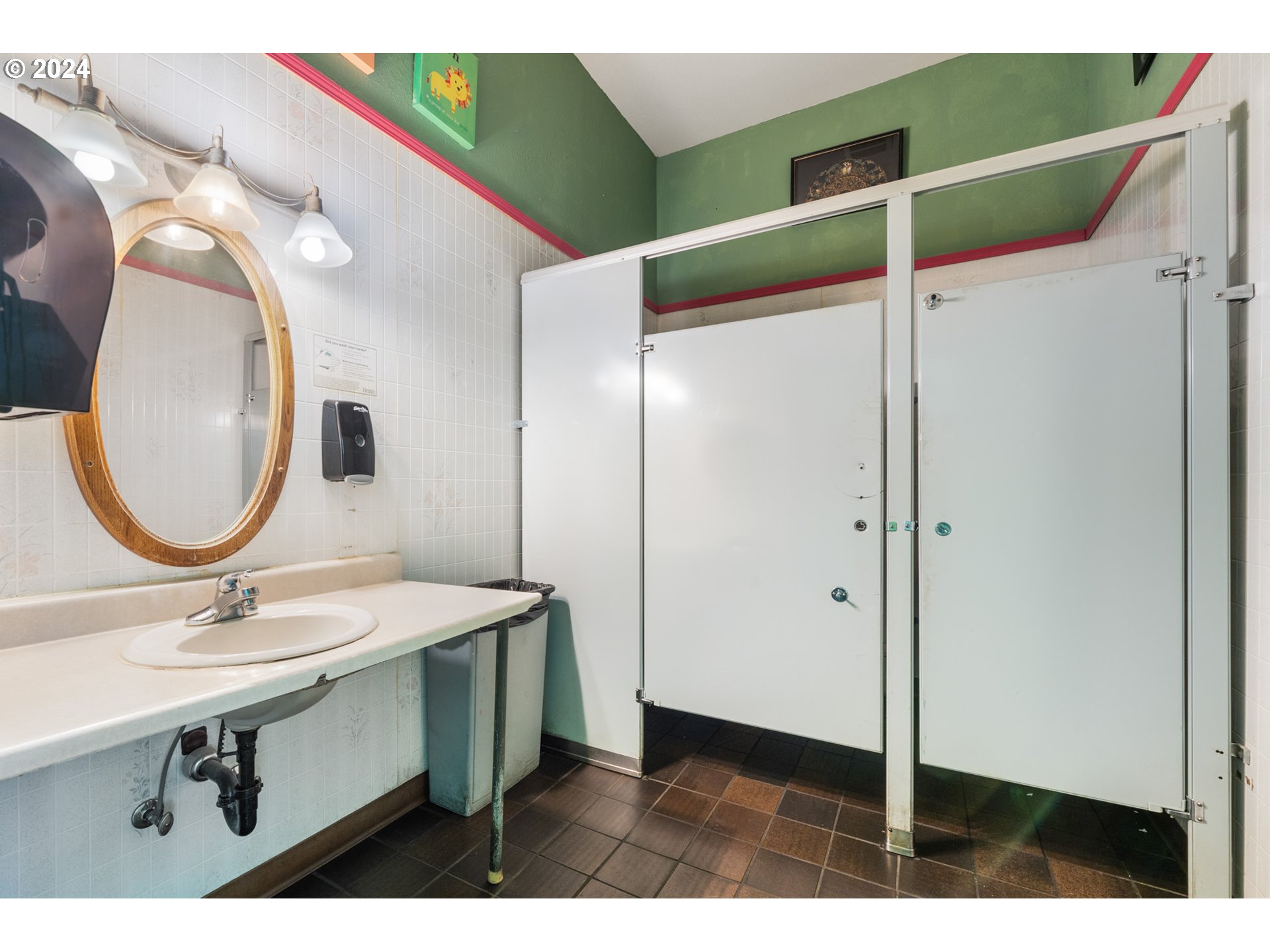 Tillamook, Oregon 97141, United States, ,Commercial,Active,33497