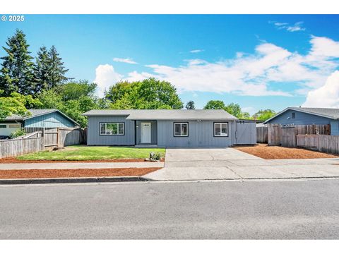 2295 LAURELHURST DR Eugene OR 97402
