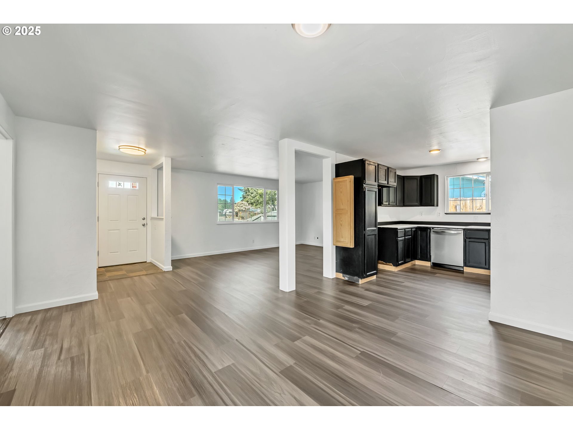 2295 LAURELHURST DR