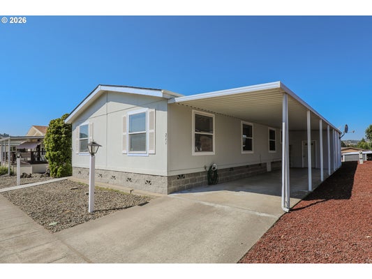 211 RIVER RIDGE AVE, ROSEBURG, OR 97471 - Image 2cdcf6880a55d5d7eb58b20e94ff7920/3773865165