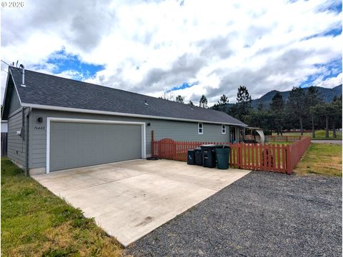 Tiny photo for 76442 Laurel St, Oakridge, OR 97463 (MLS # 175996998)