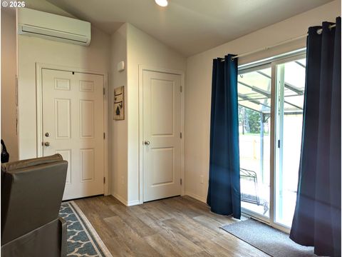 Tiny photo for 76442 Laurel St, Oakridge, OR 97463 (MLS # 175996998)