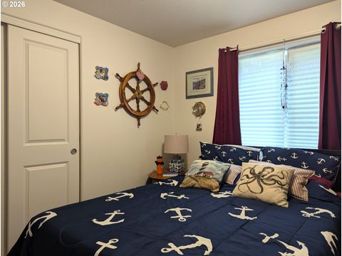 Tiny photo for 76442 Laurel St, Oakridge, OR 97463 (MLS # 175996998)