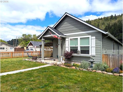 Tiny photo for 76442 Laurel St, Oakridge, OR 97463 (MLS # 175996998)