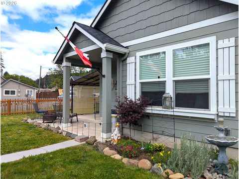 Tiny photo for 76442 Laurel St, Oakridge, OR 97463 (MLS # 175996998)