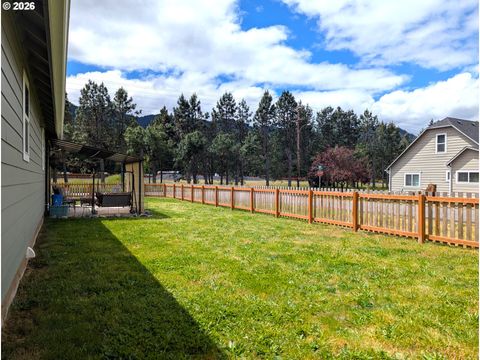 Tiny photo for 76442 Laurel St, Oakridge, OR 97463 (MLS # 175996998)