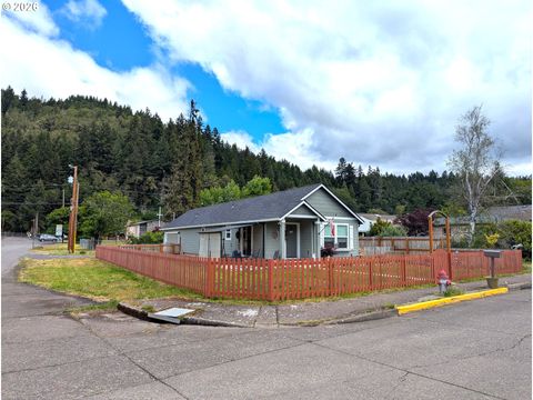 Tiny photo for 76442 Laurel St, Oakridge, OR 97463 (MLS # 175996998)