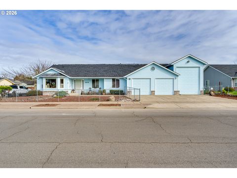 4608 HOLLY ST Springfield OR 97478