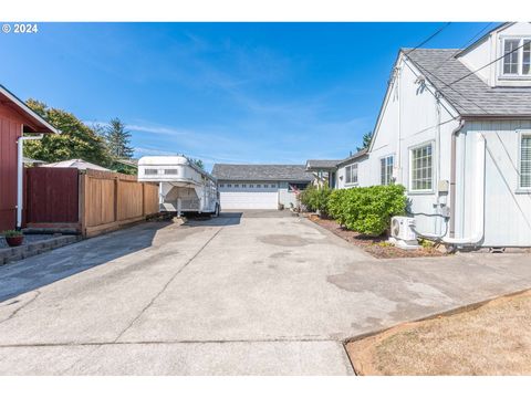 A home in Coos Bay