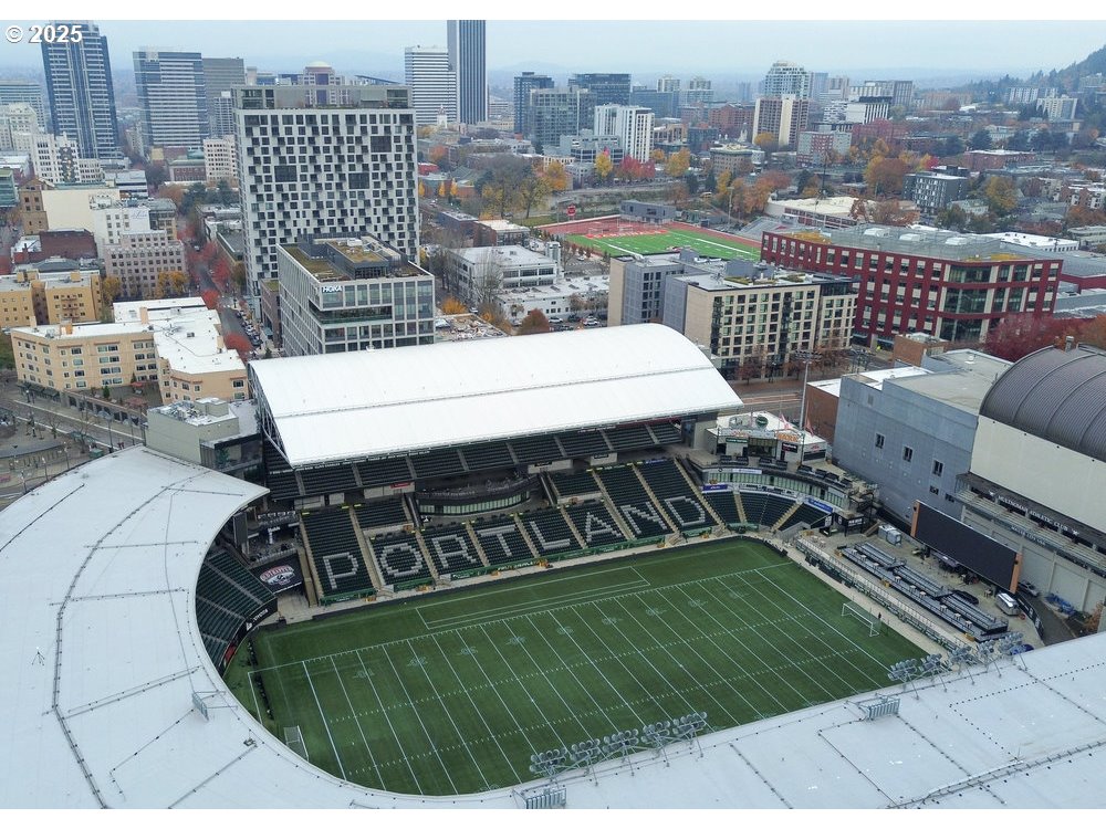 1926 W BURNSIDE ST 1602