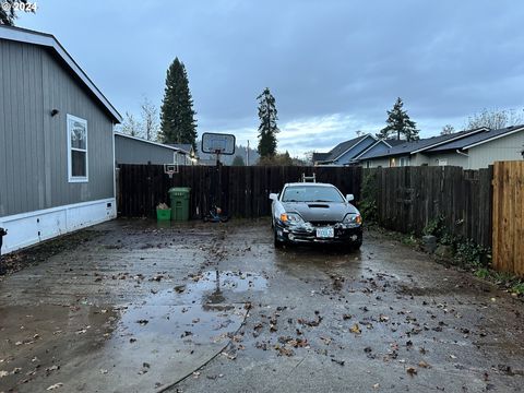 A home in Cottage Grove