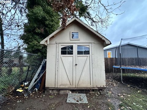 A home in Cottage Grove