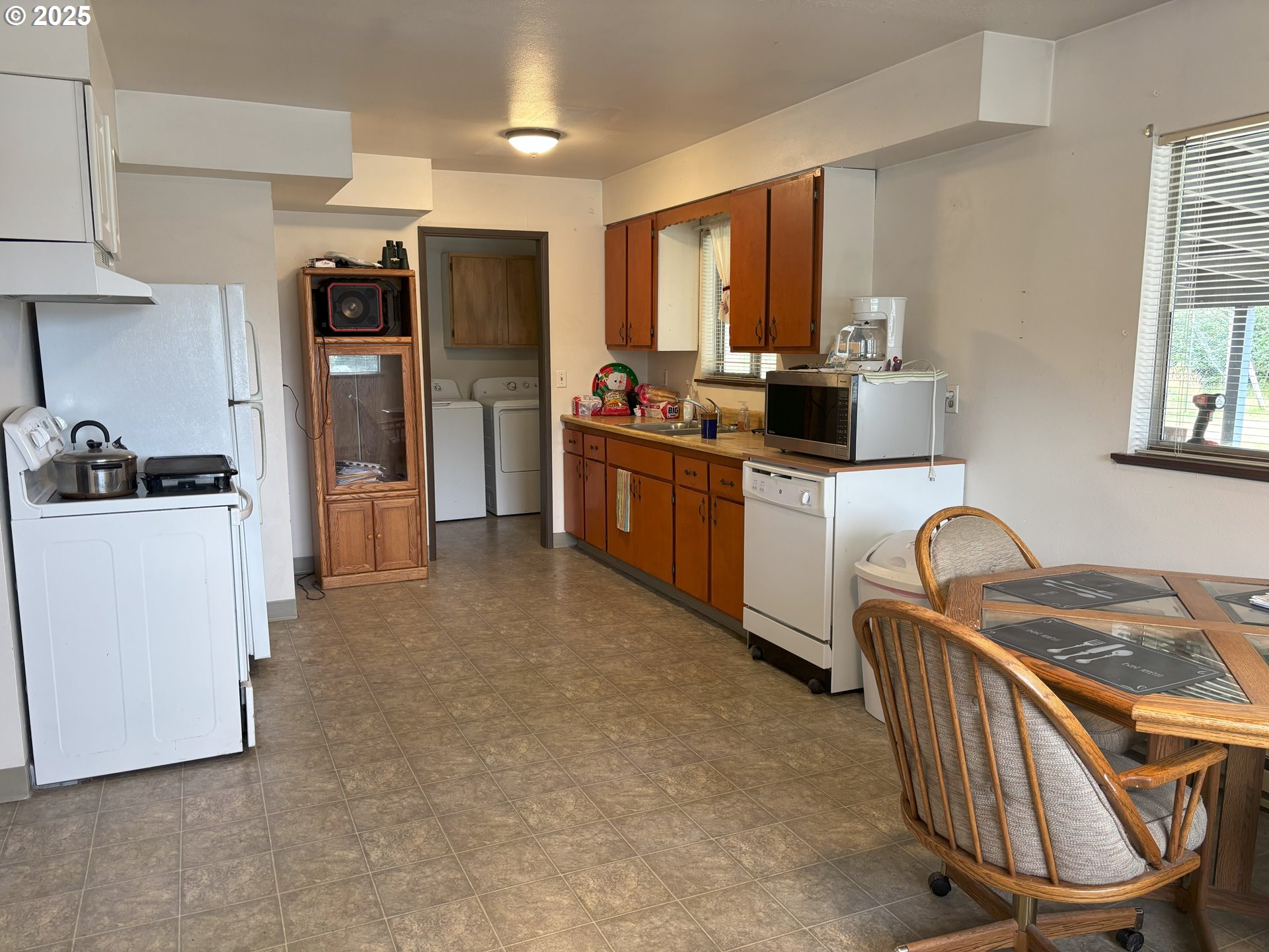 Dallas, Oregon 97338, United States, 3 Bedrooms Bedrooms, ,2 BathroomsBathrooms,Residential,Active,61408