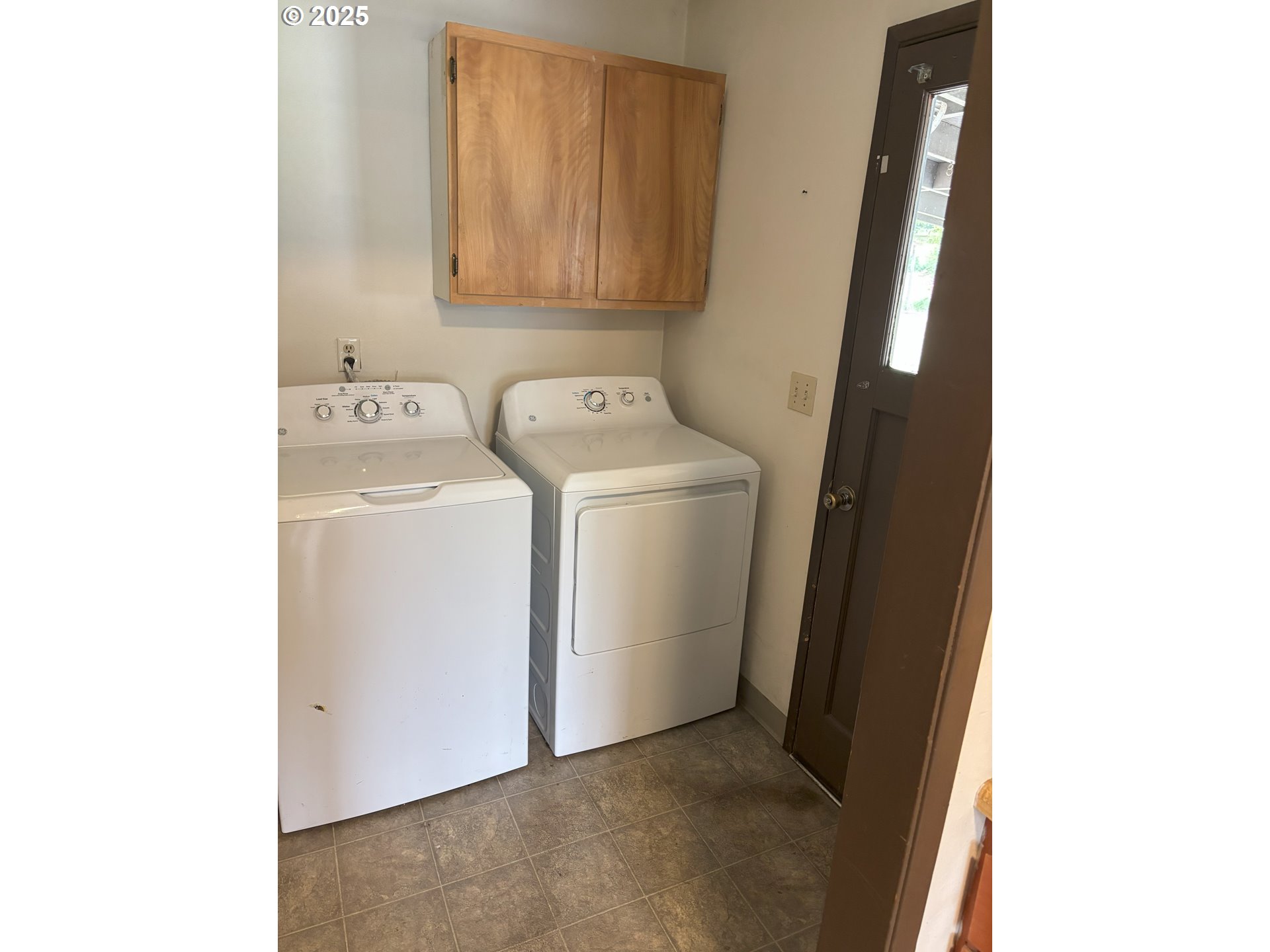 Dallas, Oregon 97338, United States, 3 Bedrooms Bedrooms, ,2 BathroomsBathrooms,Residential,Active,61408