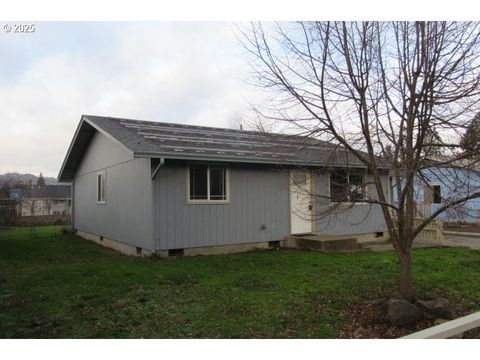 A home in Roseburg