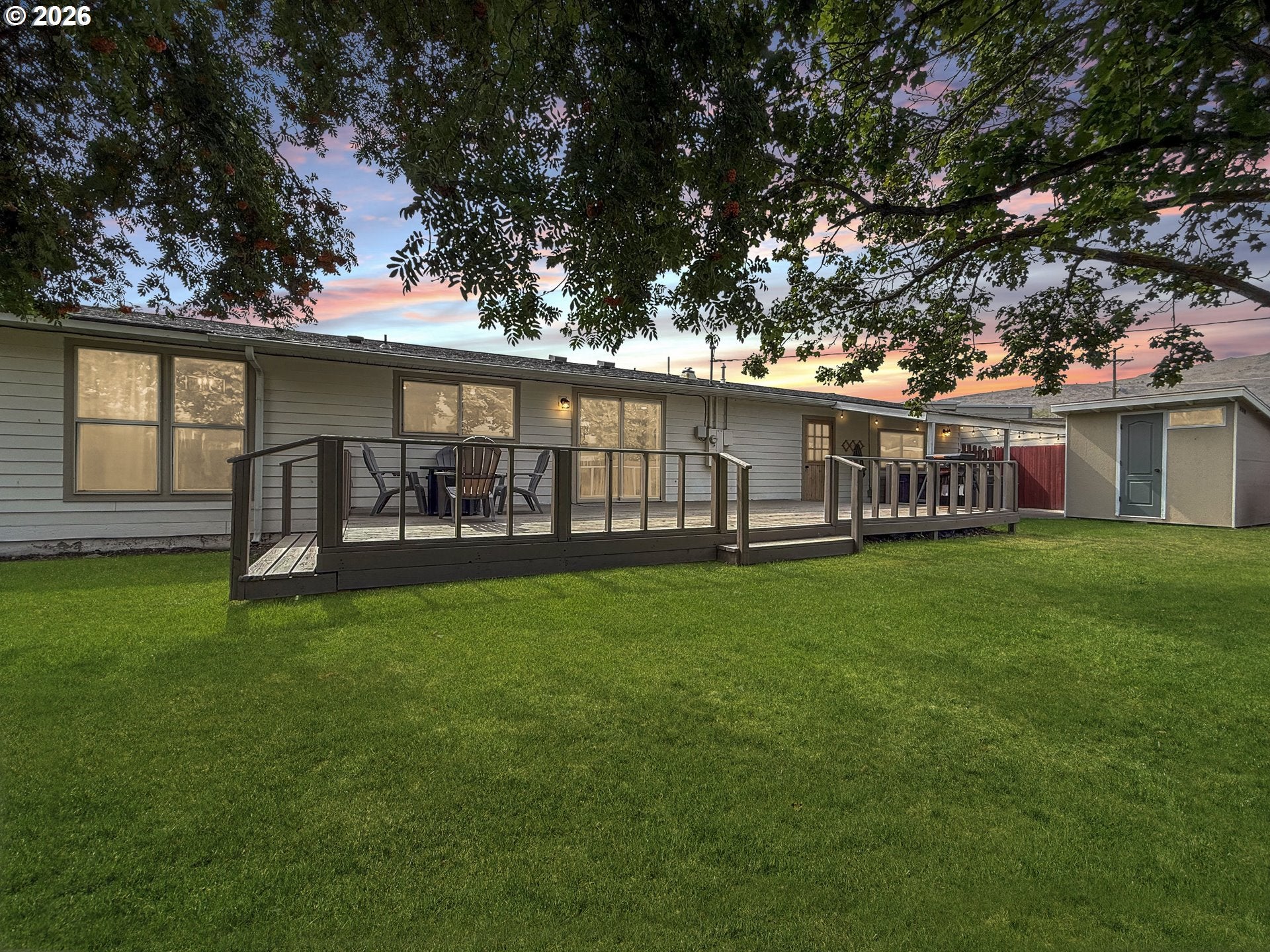 111 HILLCREST DR