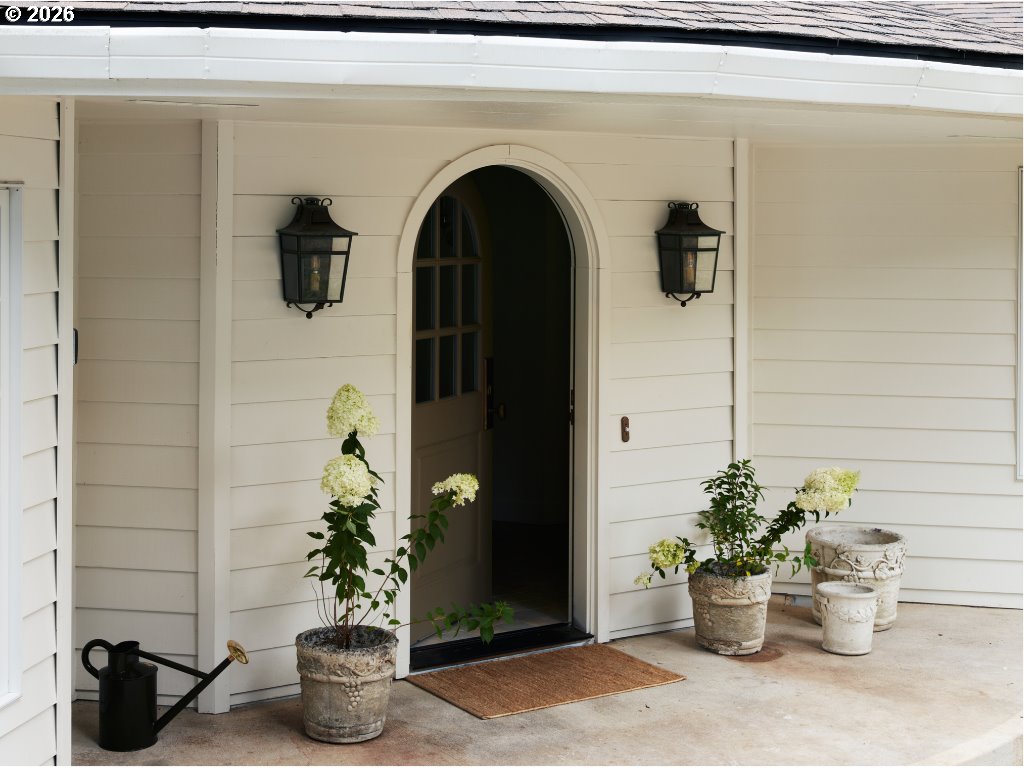 3585 DEER LAKE CT SE