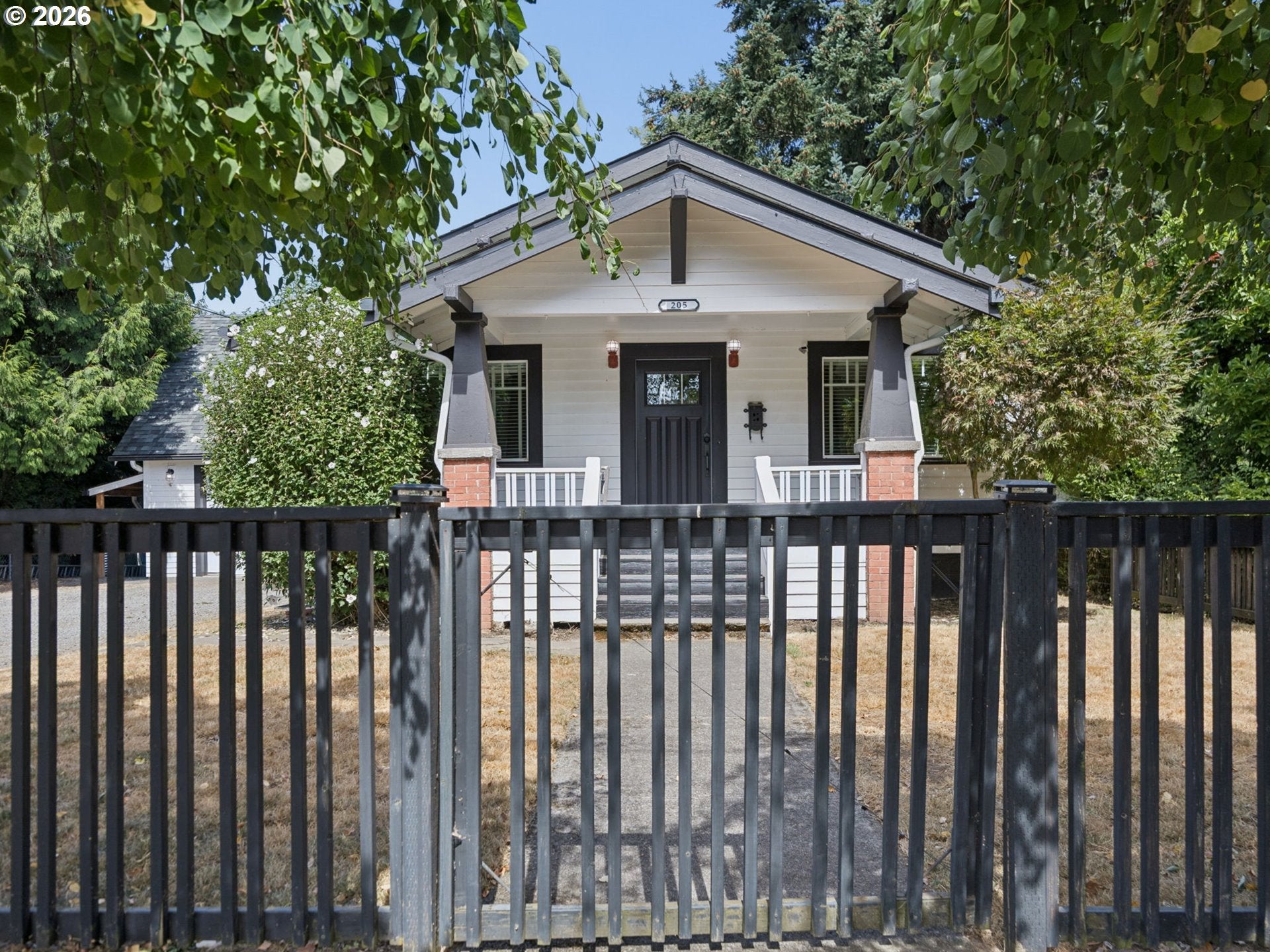 205 NW 12TH ST