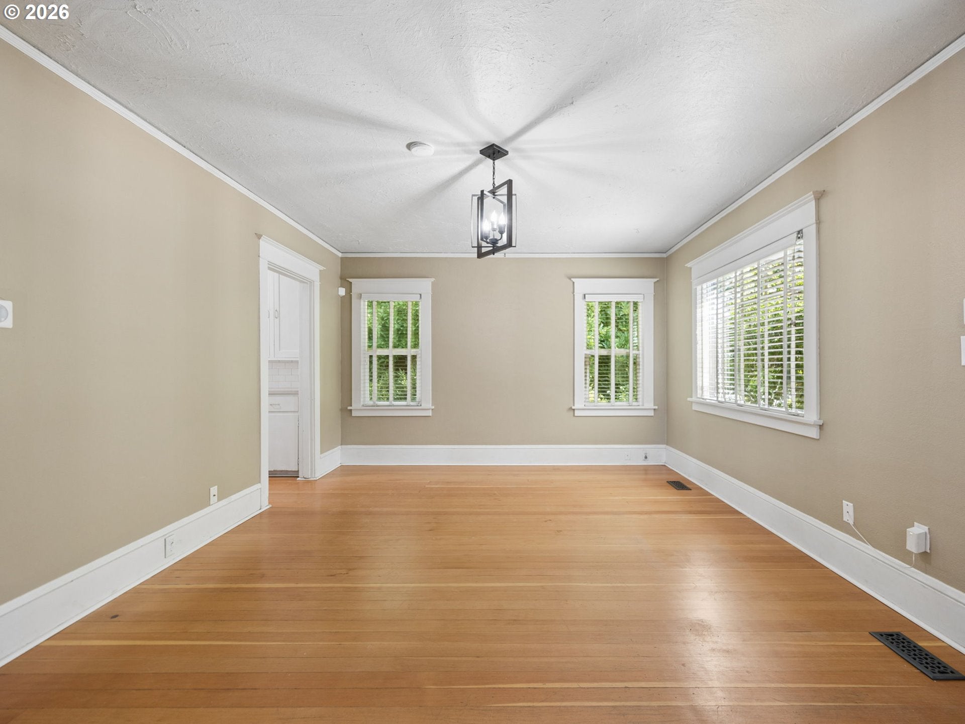 205 NW 12TH ST