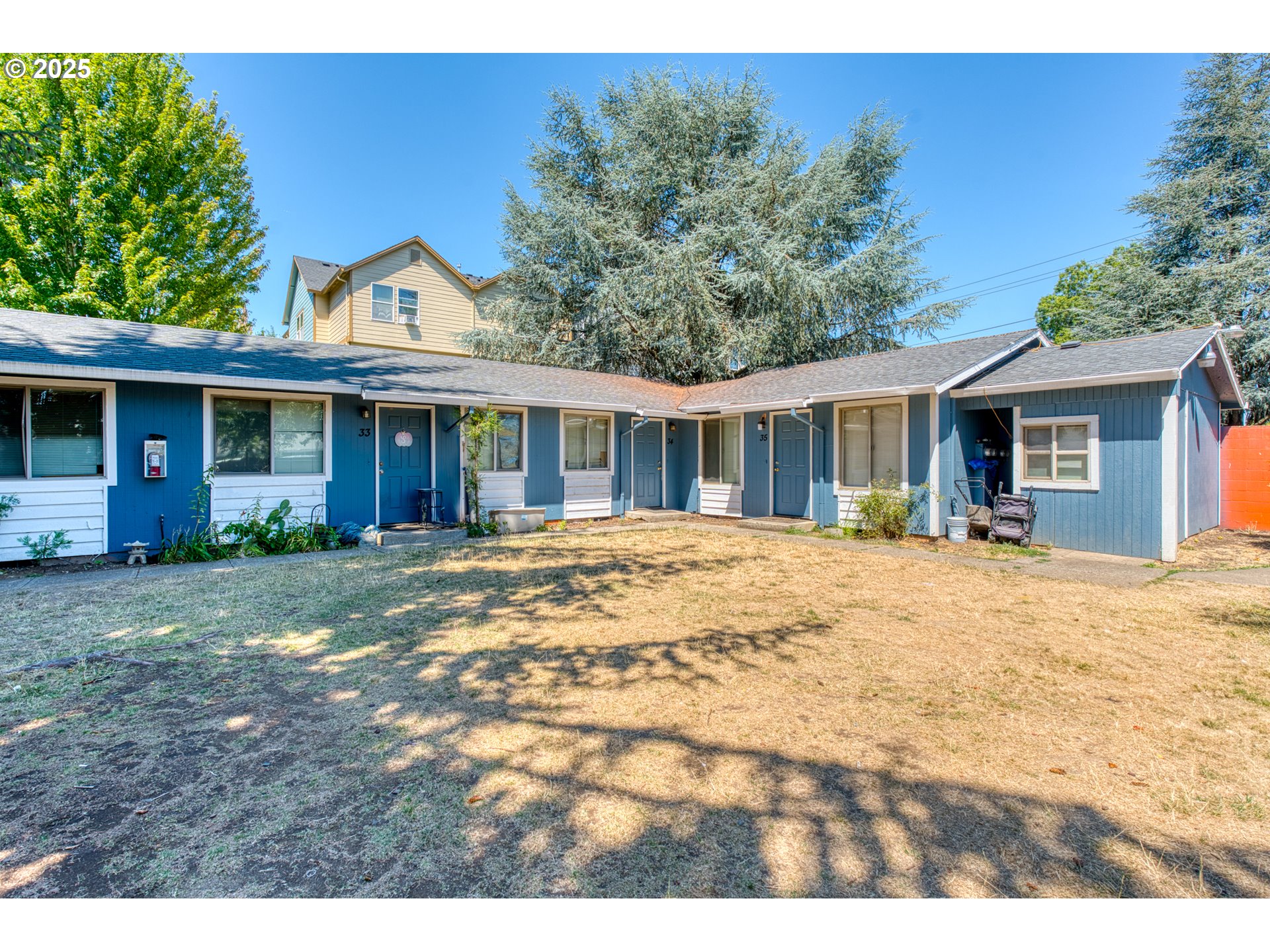 1112 E MAIN ST