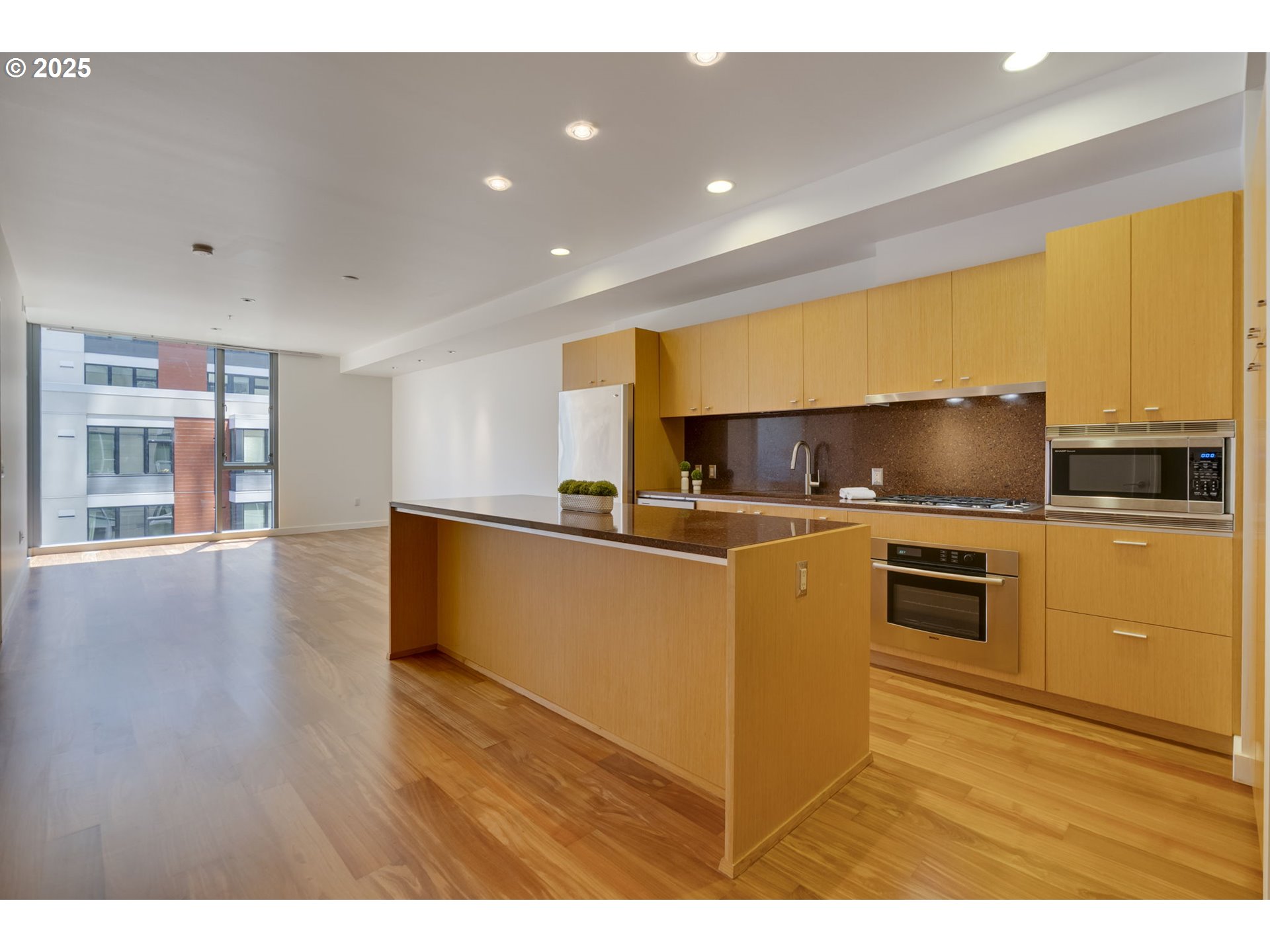 841 S GAINES ST 427