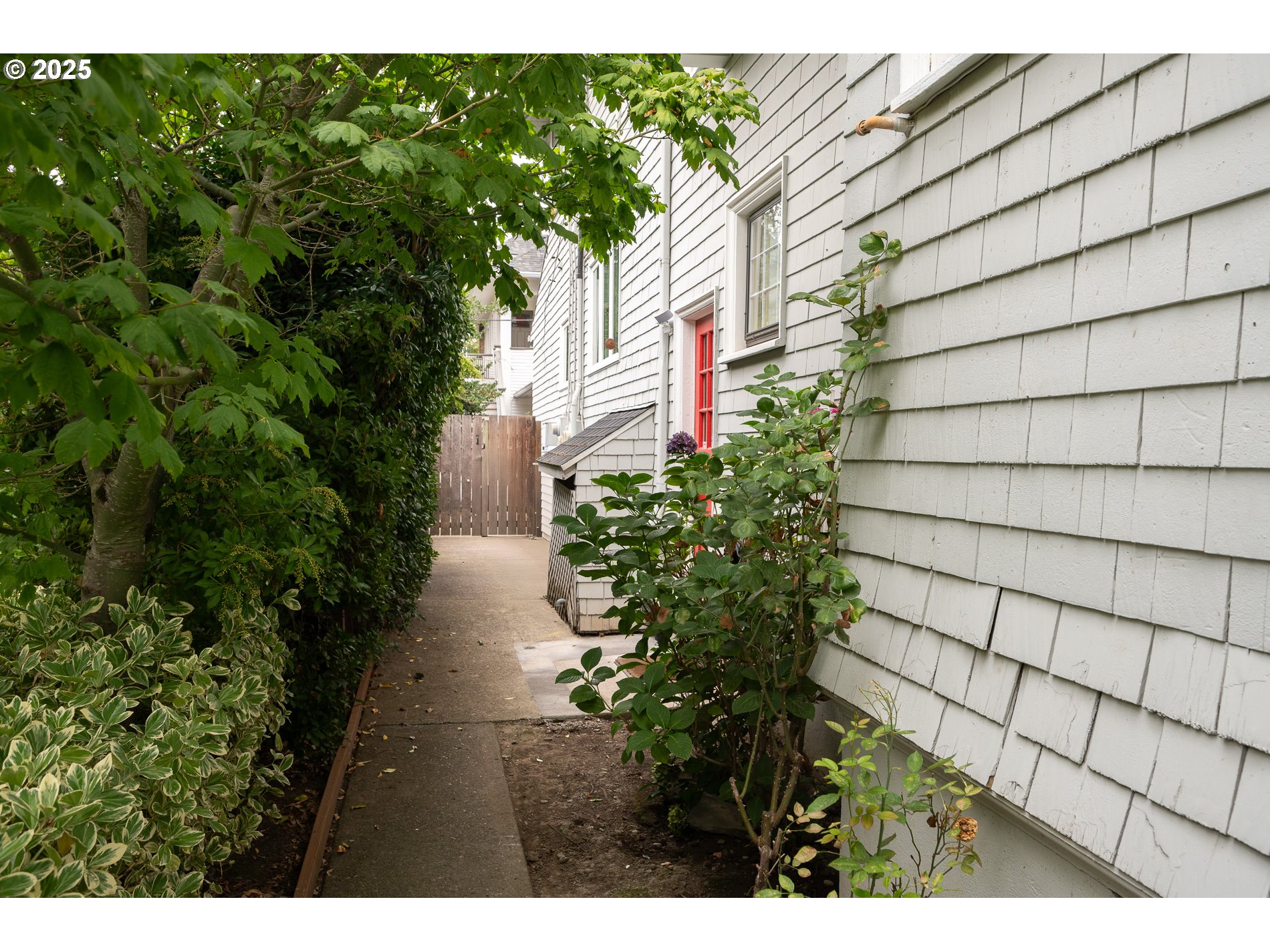 2253 NW IRVING ST NW