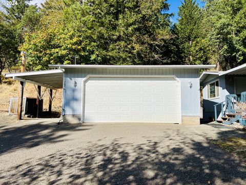 A home in Roseburg