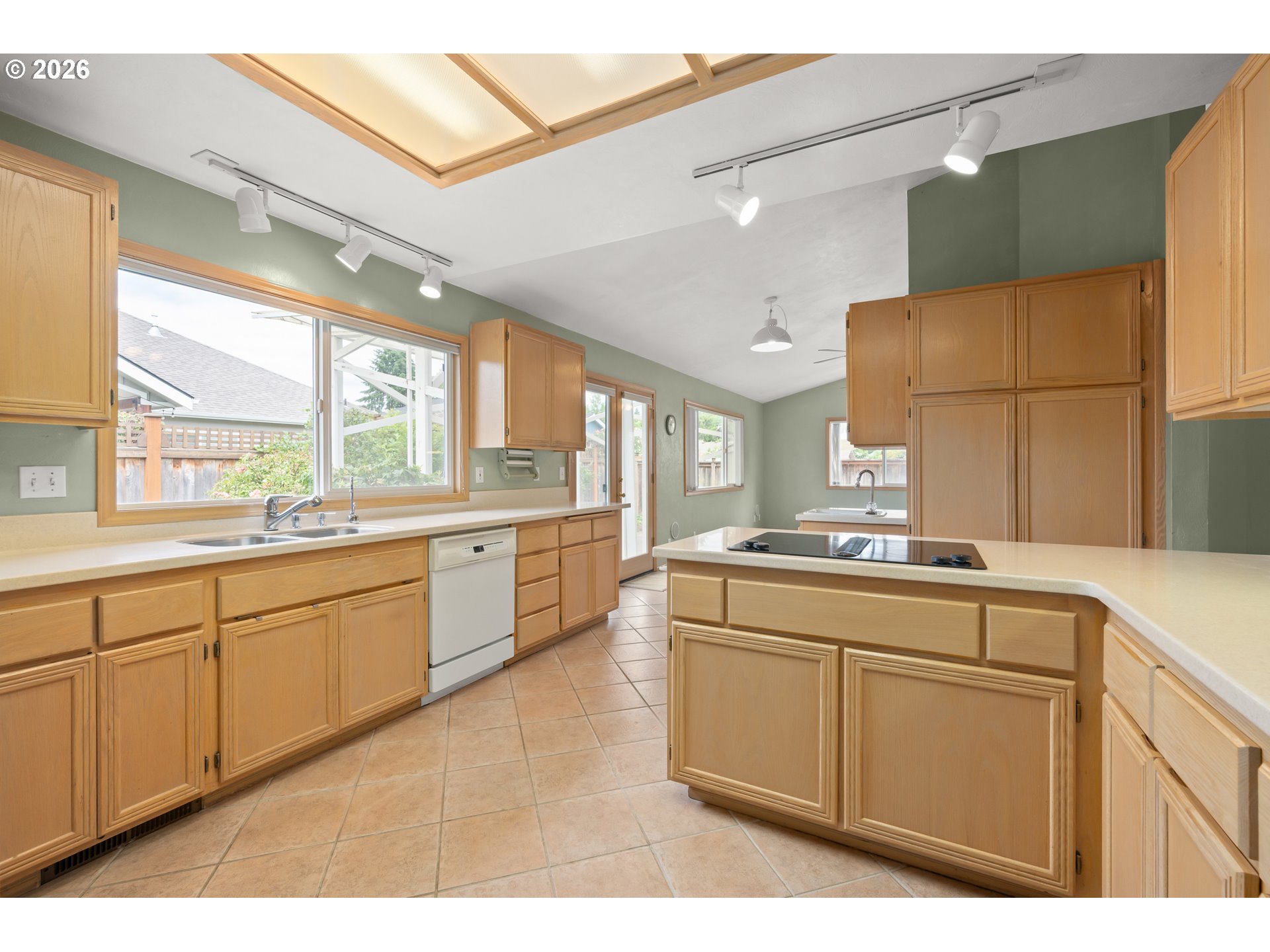812 MARILYN CT