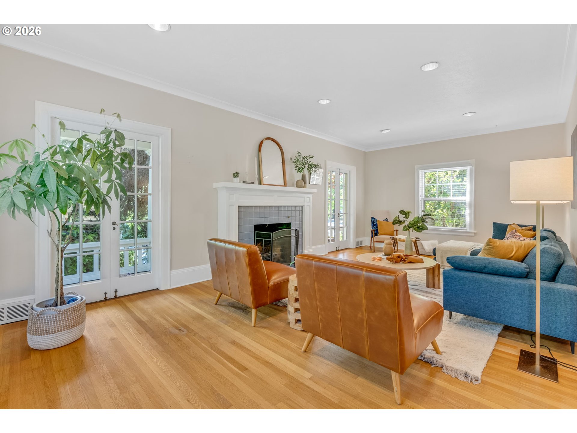 7 NE FLORAL PL