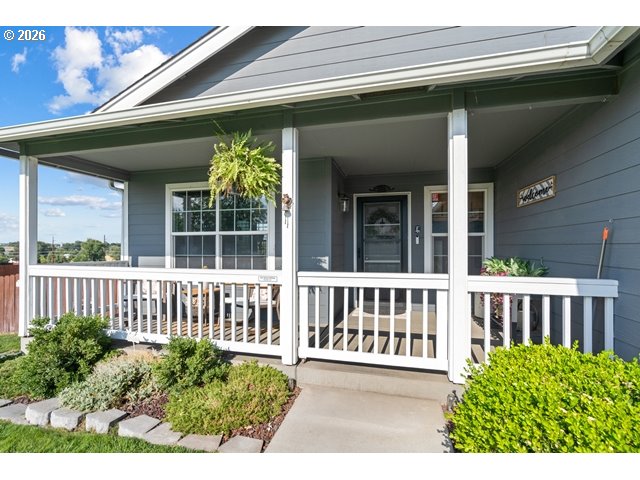 2307 NW EUCALYPTUS DR