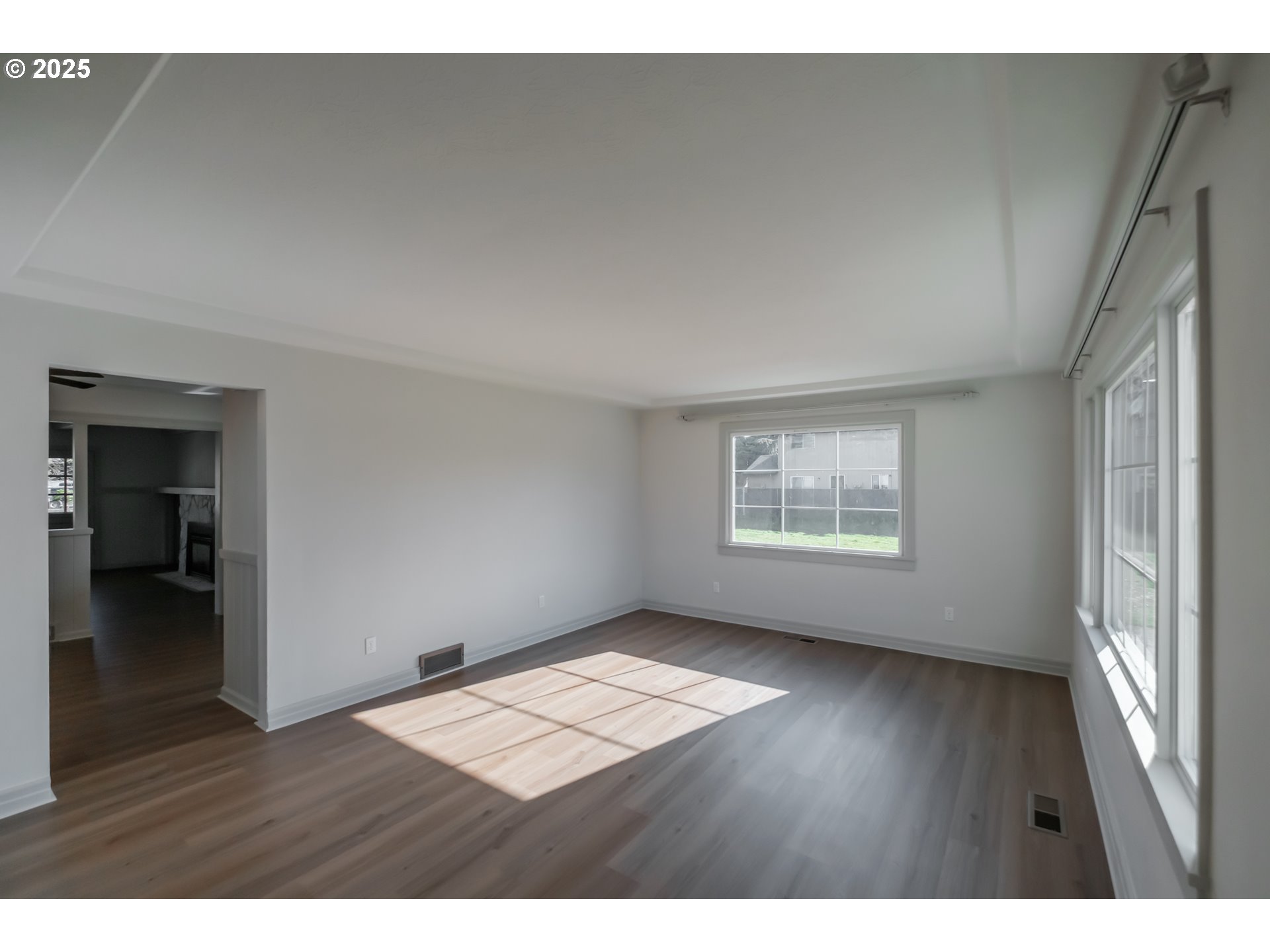 Salem, Oregon 97301, United States, 4 Bedrooms Bedrooms, ,3 BathroomsBathrooms,Residential,Pending,110585