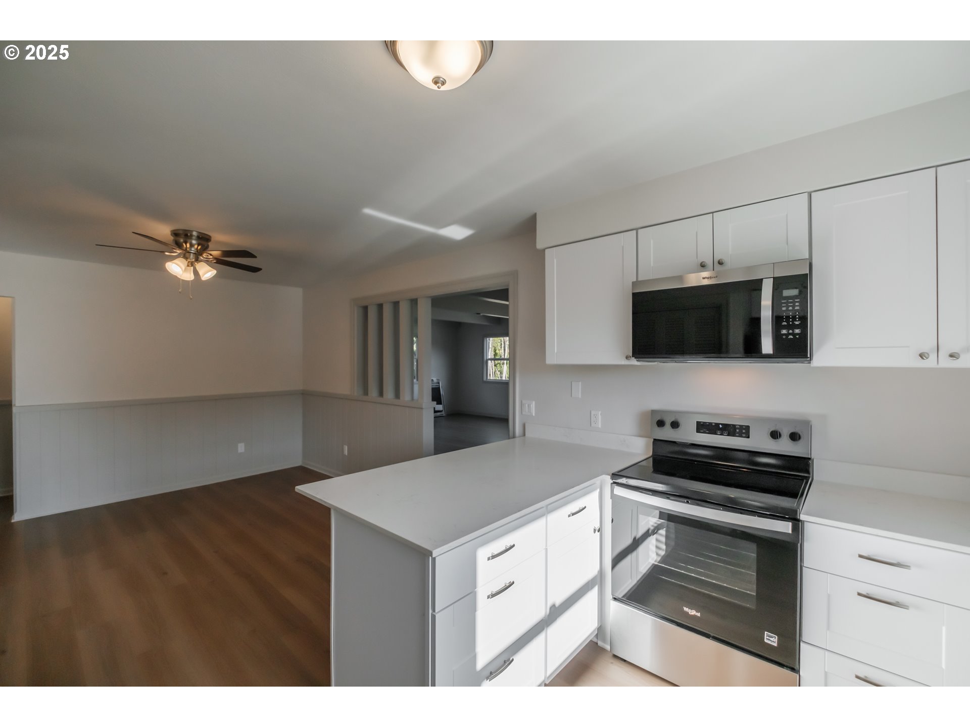 Salem, Oregon 97301, United States, 4 Bedrooms Bedrooms, ,3 BathroomsBathrooms,Residential,Pending,110585