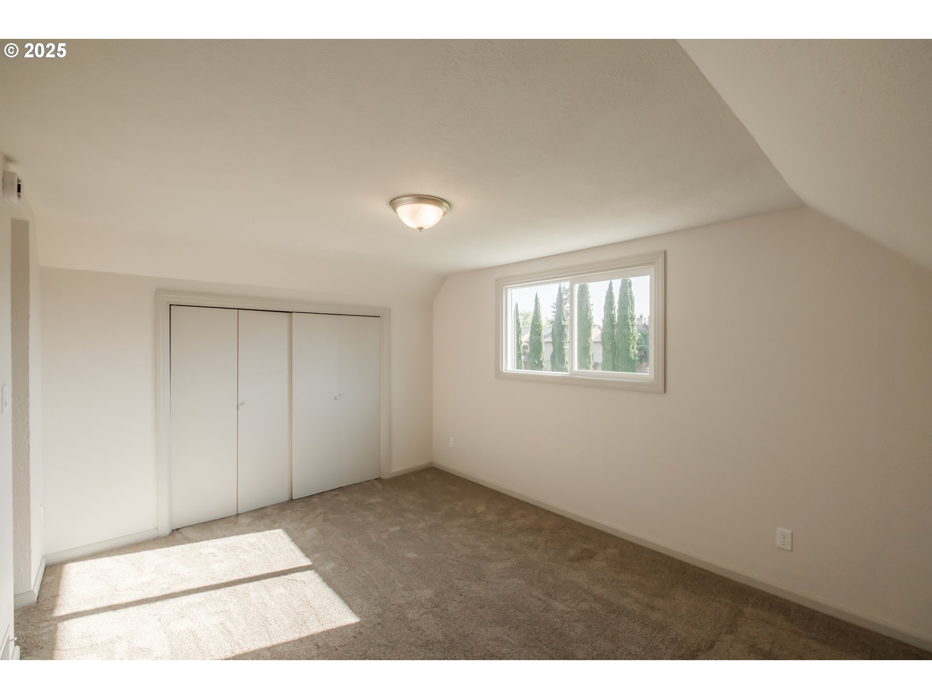 Salem, Oregon 97301, United States, 4 Bedrooms Bedrooms, ,3 BathroomsBathrooms,Residential,Pending,110585