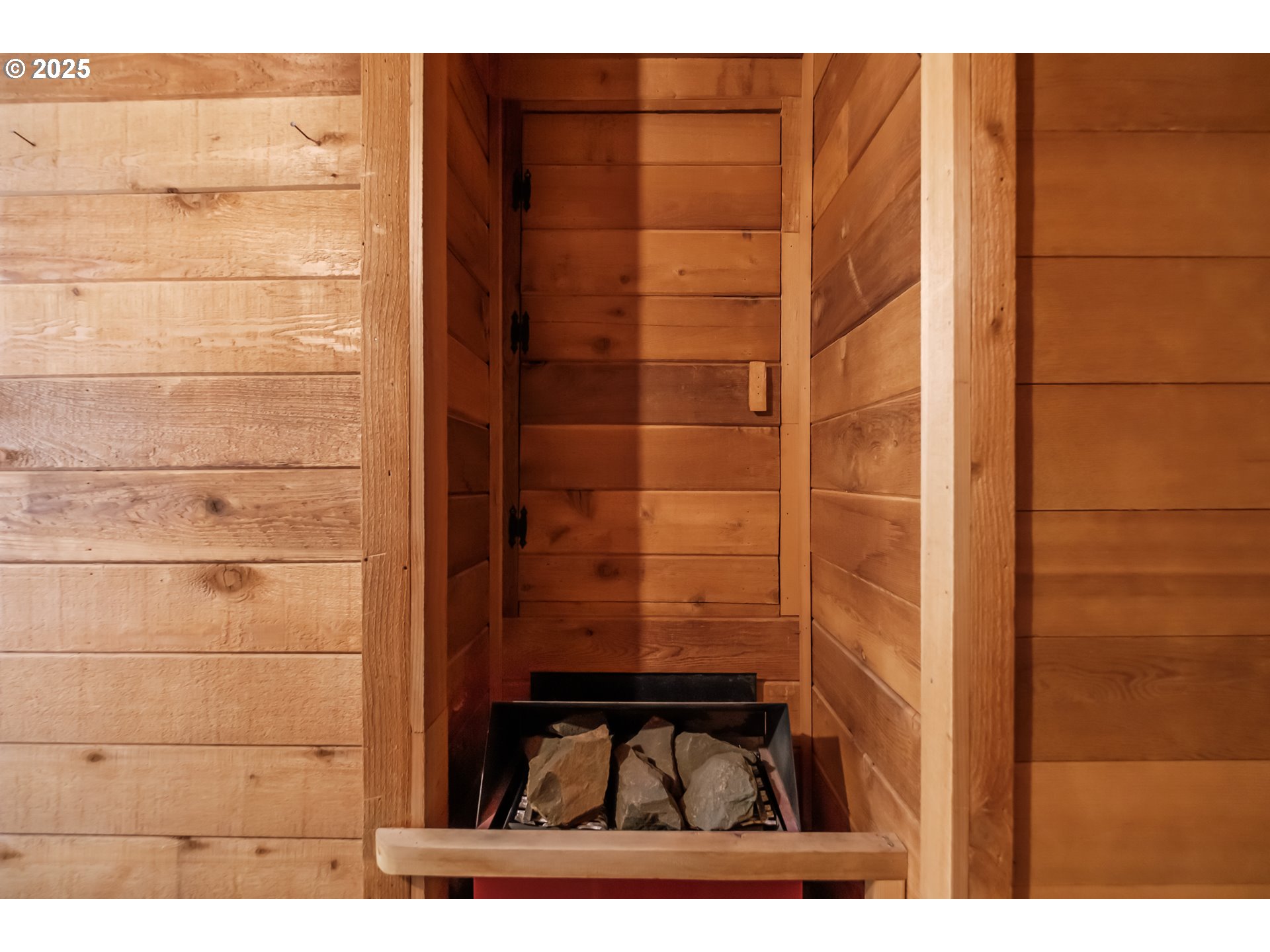 Salem, Oregon 97301, United States, 4 Bedrooms Bedrooms, ,3 BathroomsBathrooms,Residential,Pending,110585