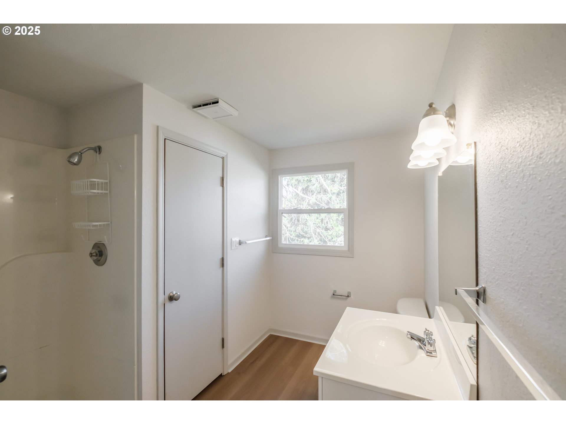 Salem, Oregon 97301, United States, 4 Bedrooms Bedrooms, ,3 BathroomsBathrooms,Residential,Pending,110585