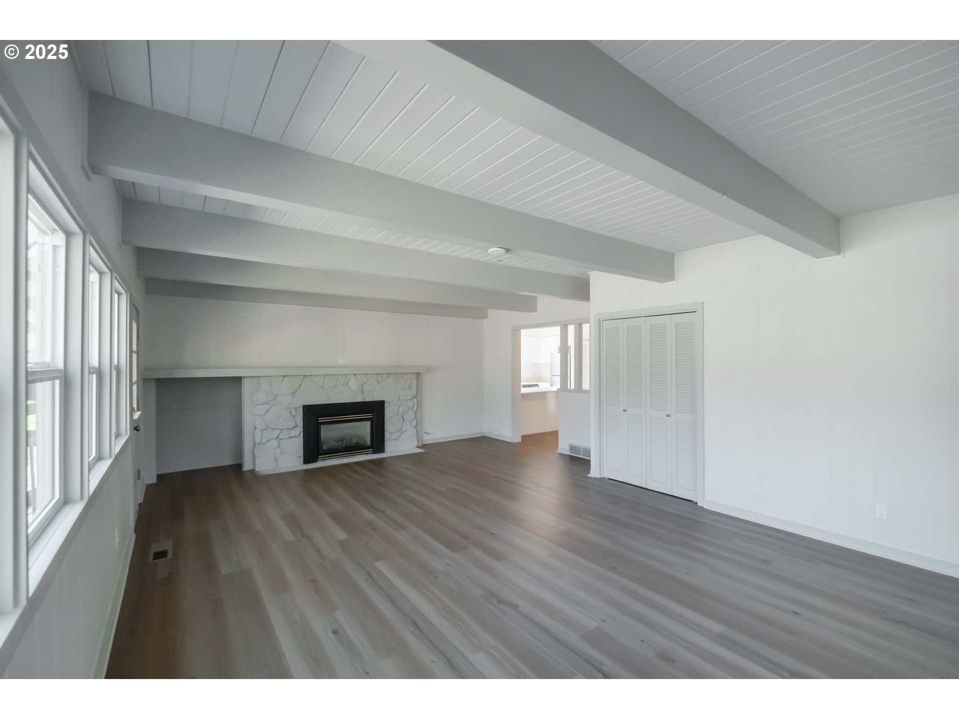 Salem, Oregon 97301, United States, 4 Bedrooms Bedrooms, ,3 BathroomsBathrooms,Residential,Pending,110585