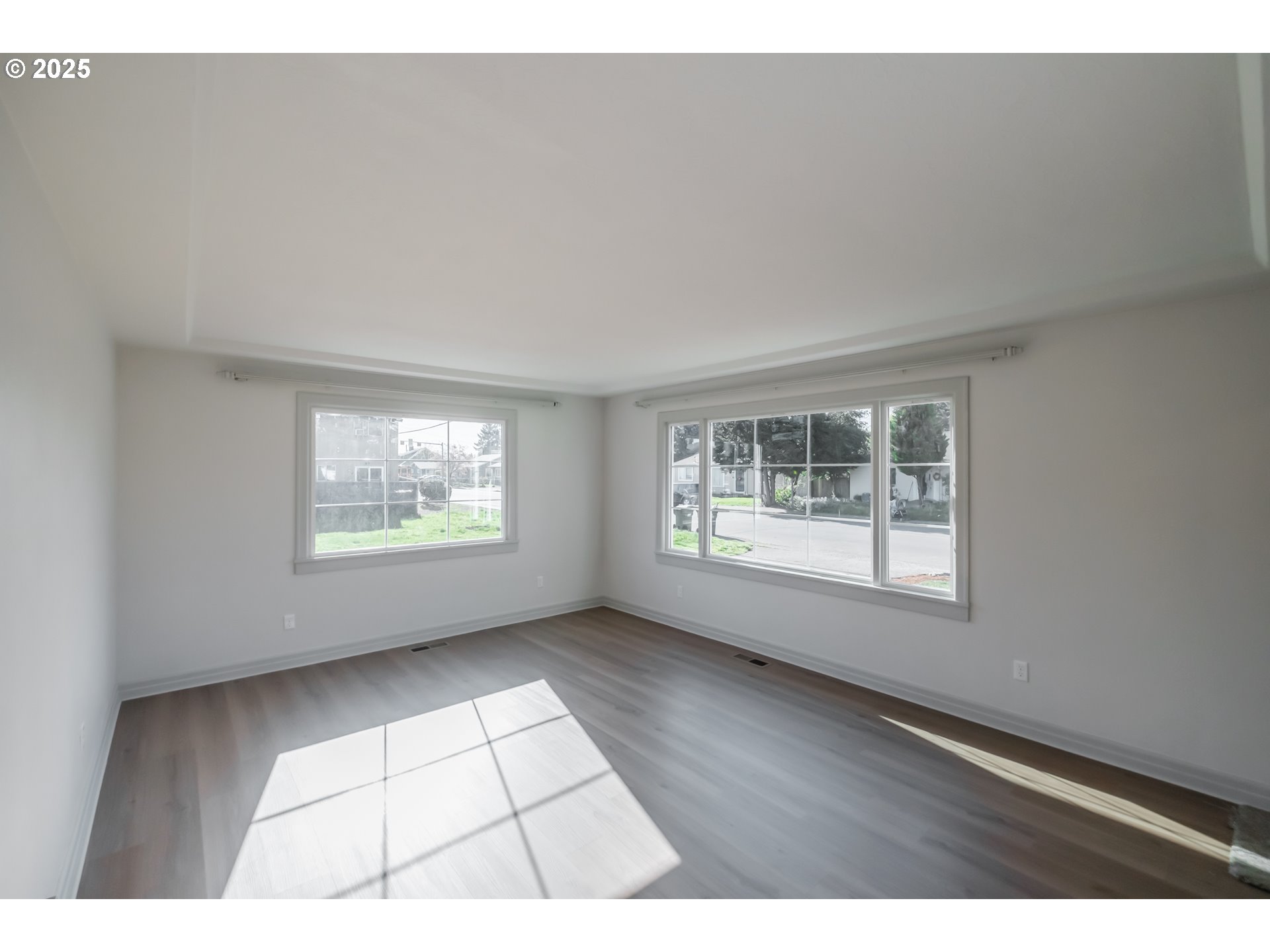 Salem, Oregon 97301, United States, 4 Bedrooms Bedrooms, ,3 BathroomsBathrooms,Residential,Pending,110585