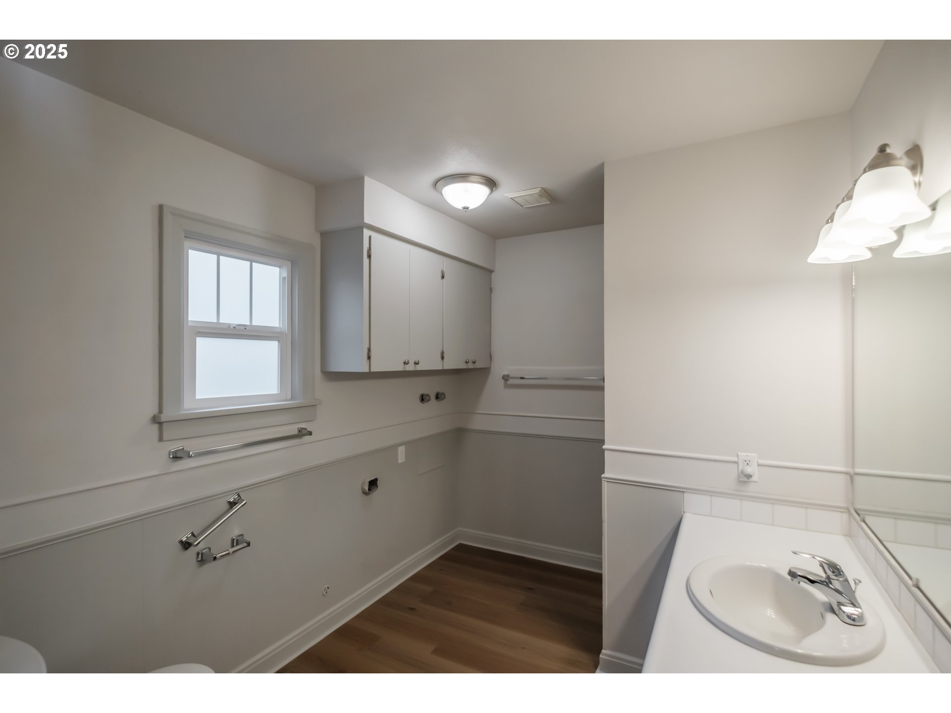 Salem, Oregon 97301, United States, 4 Bedrooms Bedrooms, ,3 BathroomsBathrooms,Residential,Pending,110585